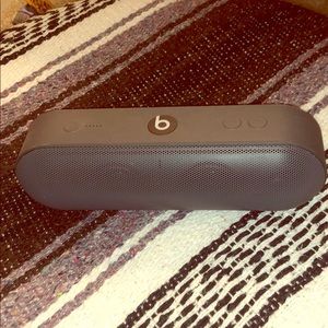 Beats Pill